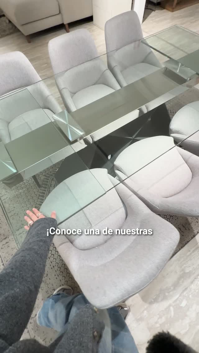 ¡Conoce una de nuestras mesas más vendidas! Su mecanismo de extensión es tan fácil y cómodo que...